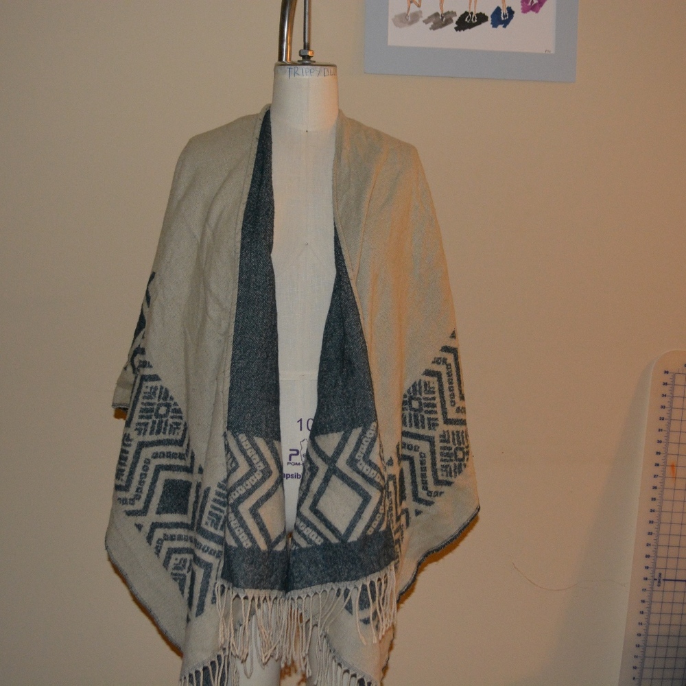 poncho//shawl